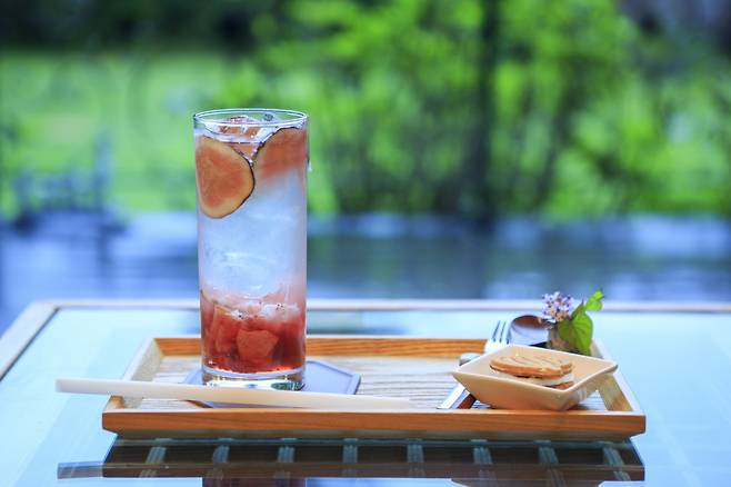 지역 예술가들이 운영하는 갤러리 카페 미술관 아래. 영암의 특산품, 무화과를 이용한 다양한 메뉴를 맛볼 수 있다.