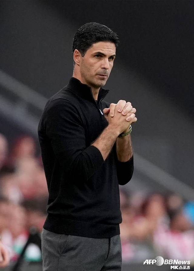 아르테타는 계속된 무관에도 경질 압박을 전혀 받지 않고 있다. 그리고 아스날은 우승을 바라고 있으나 그렇게 되지 않는다고 해도 아르테타를 반드시 경질할 것이라는 자세를 취하지 않은 상황이다. 사진=AFPBBNews=News1