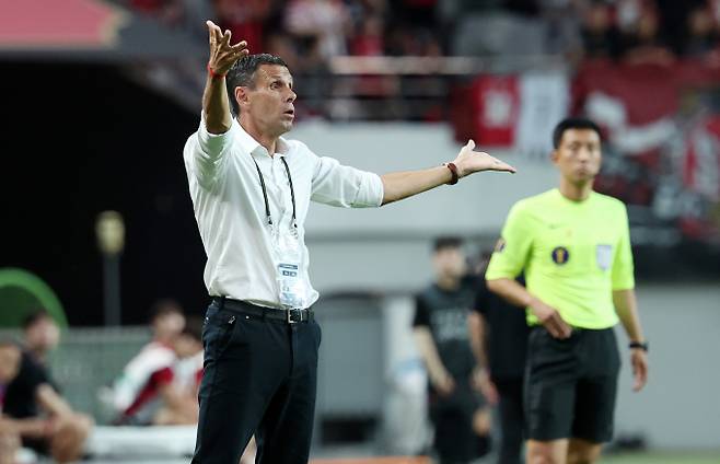 전북 현대모터스가 최소 경기 우승 확정에 도전한다. 사진은 전북 감독 거스 포옛 감독의 모습. /사진=뉴시스 /사진=이영환