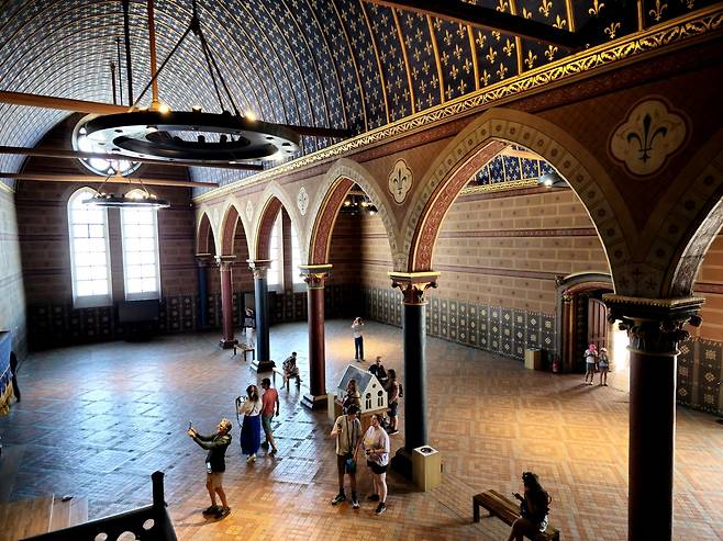 블루아성 고딕양식 건물 국가관.