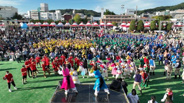 안동국제탈춤페스티벌은 이제 지구촌이 참여는 글로벌 행사로 자리매김하고 있다. 안동시제공