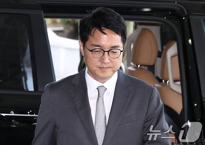 심우정 전 검찰총장이 21일 오전 서울 서초구 서울고등검찰청에 마련된 내란 특검팀(특별검사 조은석) 사무실에 피고발인 신분으로 조사를 받기 위해 출석하고 있다. 2025.9.21/뉴스1 ⓒ News1 김민지 기자