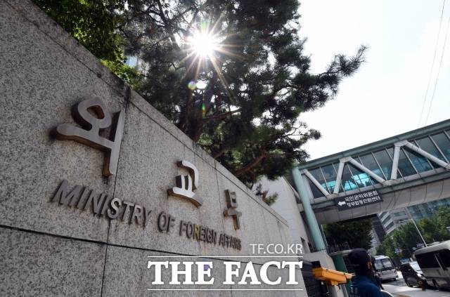 외교부는 매년 '30년 경과 비밀해제 외교문서'를 공개한다. <더팩트>는 1988년 한국~캐나다 직항이 개설된 뒤 '위장 난민' 우려가 현실로 다가오자 양국이 논의에 나섰던 당시의 상황을 재구성했다. /임영무 기자