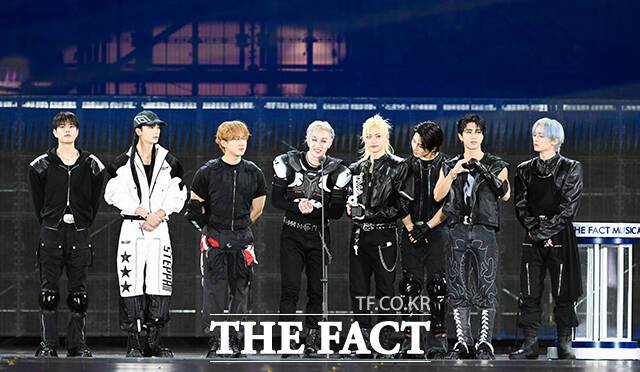 스트레이 키즈는 '2025 더팩트 뮤직 어워즈'에서 올해의 아티스트와 레코드 오브 더 이어, TMA 인기상, 아너 오브 더 이어를 거머쥐었다. /마카오=서예원 기자