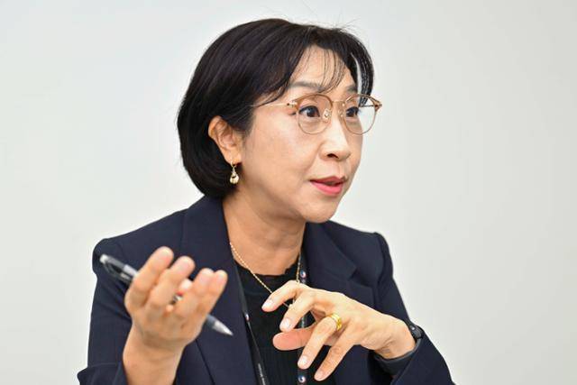 박상욱 의정부시 복지정책과 기초생활팀장이 10일 경기도 의정부시청 사무실에서 한국일보와 인터뷰하고 있다. 강예진 기자