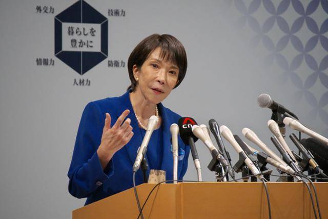 다카아치 사나에 전 일본 경제안보담당장관이 지난 19일 도쿄 도내에서 기자회견을 열고 집권 자민당 총재 선거 출마를 선언하고 있다. 도쿄=UPI 연합뉴스