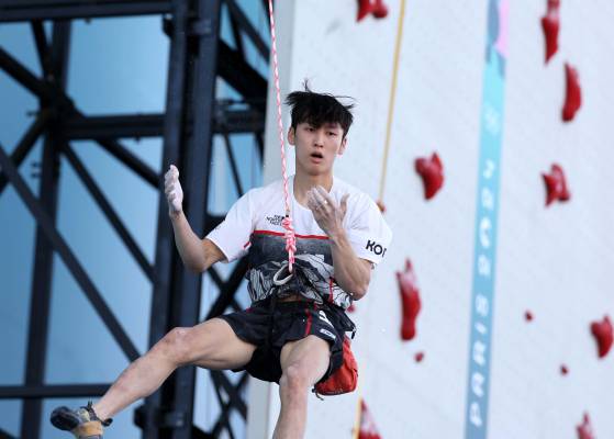 스포츠클라이밍 국가대표 이도현. 서울 스포츠클라이밍 세계선수권에서 금메달을 노린다. 중앙포토
