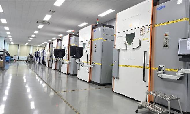 첨단정보통신융합산업기술원이 의료기기 개발기업을 위해 독보적으로 보유한 3D 금속프린터 등 첨단장비.  첨단정보통신융합산업기술원 제공