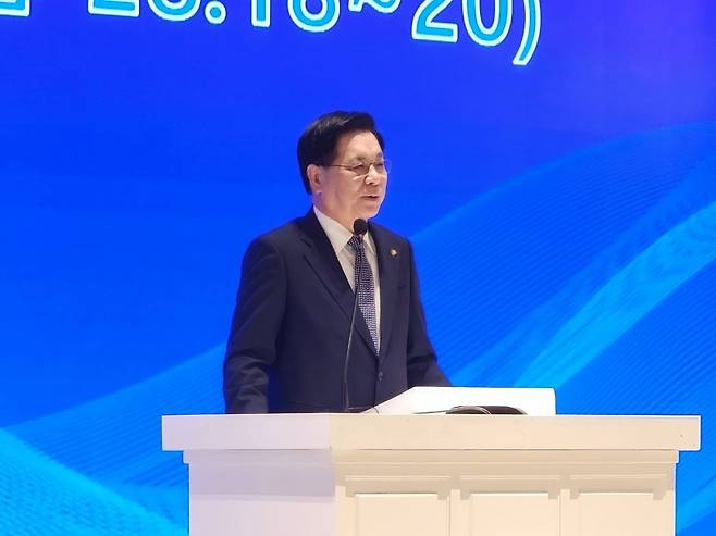 이영훈 여의도순복음교회 목사가 19일 서울 여의도 서울 여의도 CCMM 빌딩에서 열린 제50차 정기총회 예배에서 설교 말씀을 전하고 있다.