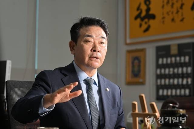 박정 국회의원 경기인터뷰. 조주현기자