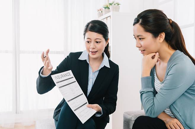 보험설계사 수가 전속 채널은 10년 만에, 법인보험대리점(GA) 채널은 역대 최대치를 기록했다. [게티이미지뱅크]