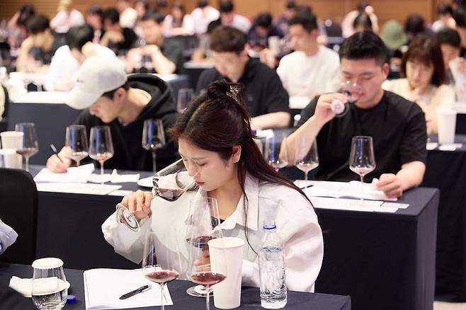 2025년 한국 소믈리에 대회 예선 테이스팅 시험. 홉스코치 코리아 제공