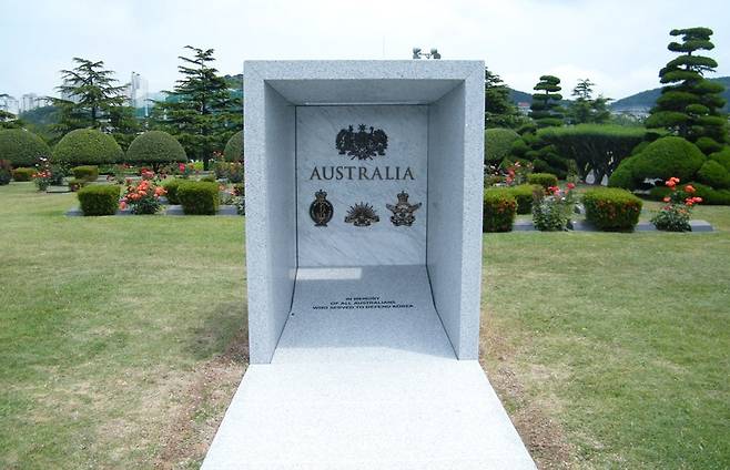 부산 유엔기념공원 내 호주군 묘역에 세워진 호주 참전 기념비. 호주는 6·25 전쟁 당시 연인원 1만7000여명의 군인을 한국에 파병해 340명 이상이 장렬히 전사했다. 유엔기념공원 제공