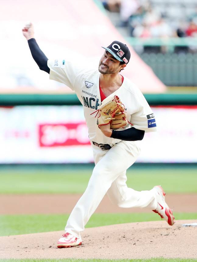 화이트가 두산전에서 역투를 펼치고 있다. /사진=SSG 랜더스 제공