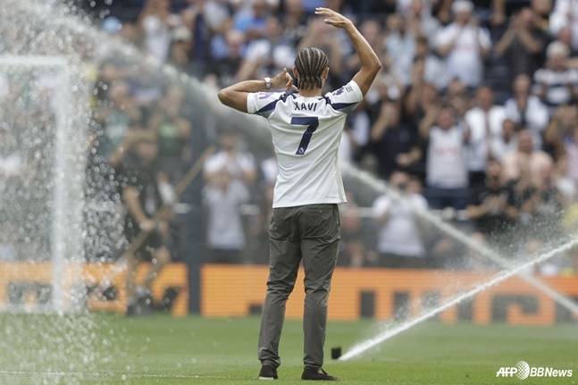 토트넘 홋스퍼 7번 유니폼을 입은 사비 시몬스. /AFPBBNews=뉴스1