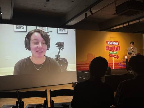 한국 독자들 화상으로 만난 데버라 스미스 데버라 스미스가 20일 오후 서울 용산구 현대카드 스토리지에서 개최된 '2025 현대카드 다빈치모텔' 행사에서 '한국 문학을 세계로 이끈 번역의 힘'을 주제로 화상 강연하는 모습. [현대카드 제공. 재판매 및 DB 금지]