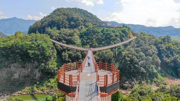 포천 한탄강 Y자형 출렁다리. /포천시 제공