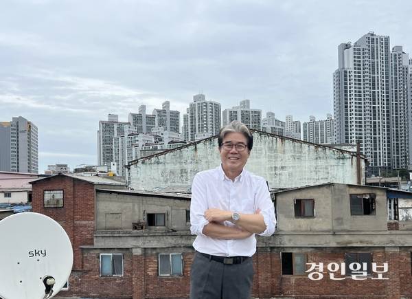 유동현 전 인천시립박물관장은 “양키시장은 단순한 시장을 넘어 한국전쟁의 흔적을 담고 있는 역사의 한 부분”이라며 “우리의 힘들었던 그 시대를 담고 있던 역사의 한 막이 끝이 난다”고 말했다. 2025.9.12 /유진주기자 yoopearl@kyeongin.com