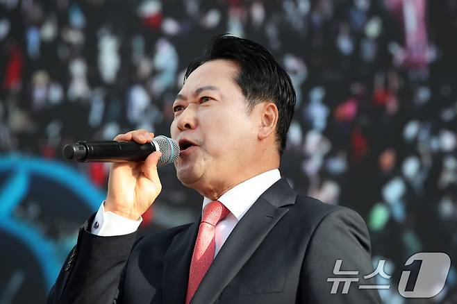 장동혁 국민의힘 대표가 지난 21일 오후 대구 동구 동대구역 광장에서 열린 '야당탄압·독재정치 국민 규탄대회'에 참석해 발언하고 있다. 2025.9.21/뉴스1 ⓒ News1 공정식 기자