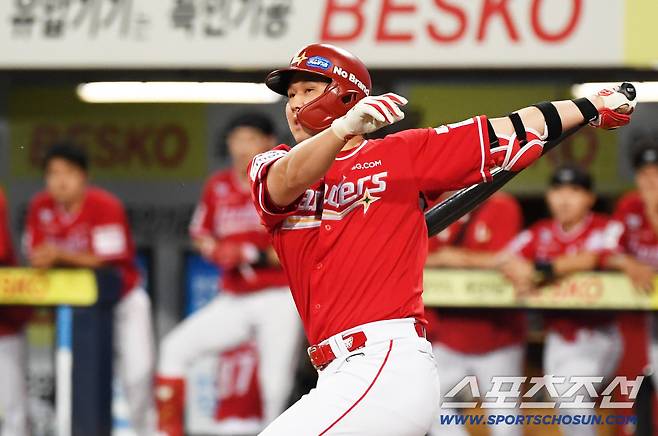 11일 대구 라이온즈파크에서 열린 삼성 라이온즈와 SSG 랜더스의 경기. SSG 최정이 타격을 하고 있다. 대구=박재만 기자 pjm@sportschosun.com/2025.09.11/