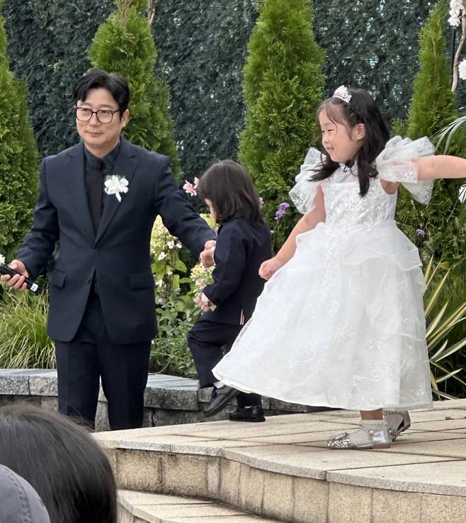 ‘조선의 사랑꾼’ 김병만♥와이프 결혼식, 이수근 등 초호화 스타 하객 총출동