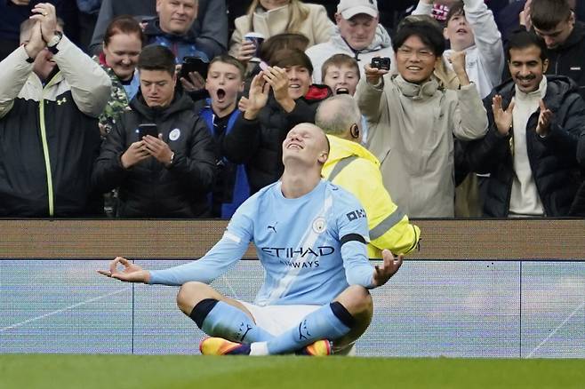 <yonhap photo-0979=""> 맨체스터 시티 엘링 홀란.&nbsp; AP=연합뉴스&nbsp;&nbsp;</yonhap>