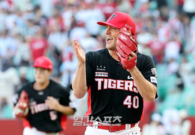 팔꿈치 염증 문제로 시즌을 조기에 마감한 외국인 투수 제임스 네일. IS 포토