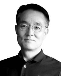 신주백 역사학자