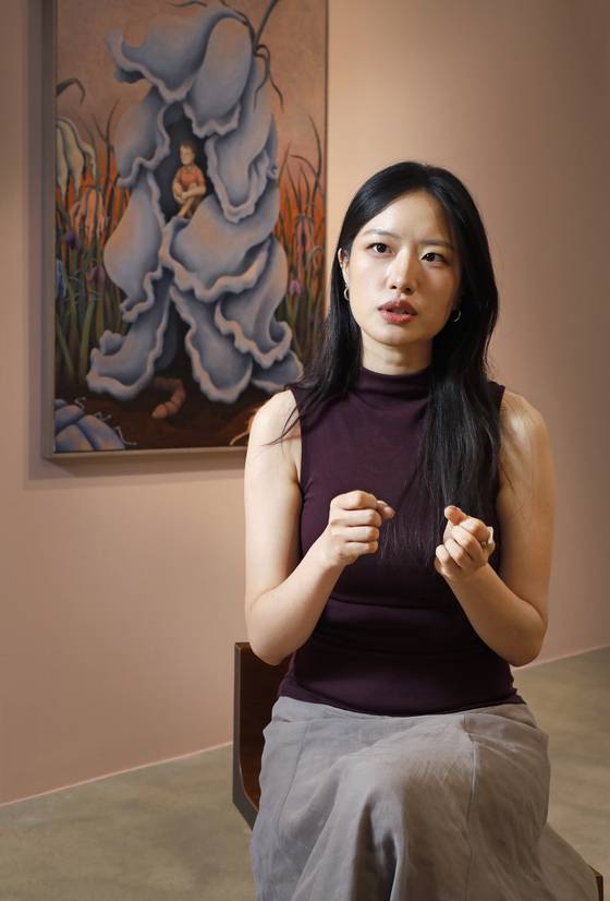 Yeon Yeo-in speaks to the Korea JoongAng Daily at DIA Contemporary on Sept. 11. [PARK SANG-MOON]