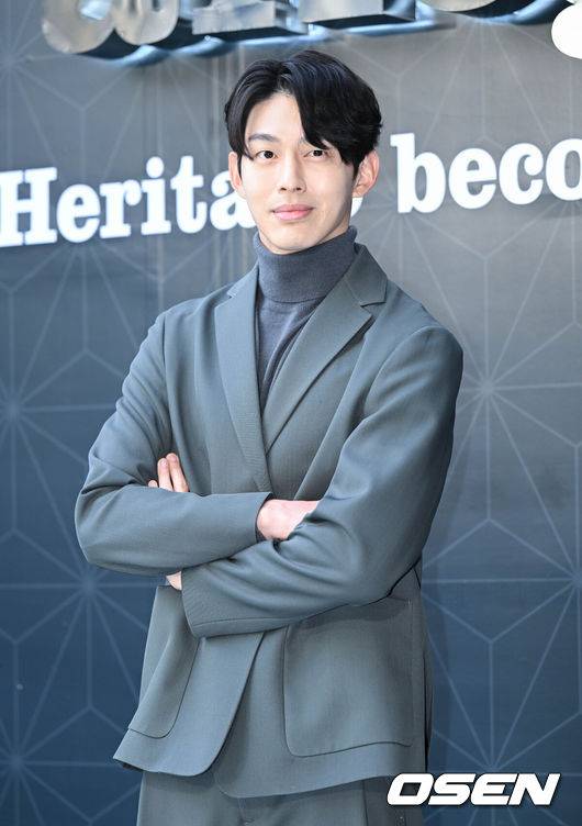 [OSEN=조은정 기자] 29일 오후 서울 성동구 한 카페에서 이탈리안 컨템포러리 남성복 브랜드 ‘알레그리’ 포토콜 행사 행사가 열렸다.배우 최정원이 포즈를 취하고 있다. 2022.09.29 /cej@osen.co.kr