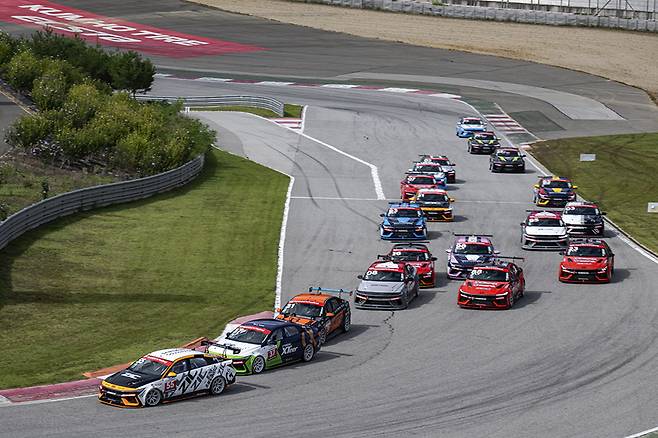 현대 N 페스티벌 3라운드 금호 N1 컵 스타트 장면. 사진: 정인성 작가(웨이브진)