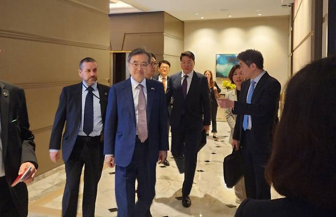 조현 외교부 장관이 9월10일 마코 루비오 미 국무장관을 만나기 위해 숙소를 나서고 있다. ⓒ연합뉴스