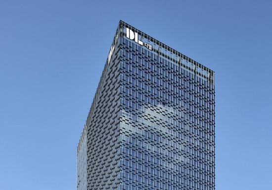 22일 업계에 따르면, DL케미칼은 이소프렌라텍스(IRL) 분야 세계 점유율 1위인 해외 자회사 카리플렉스의 매각을 검토하고 있다. 사진은 DL그룹 본사가 위치한 서울 종로구 D타워 전경 ⓒDL그룹 제공