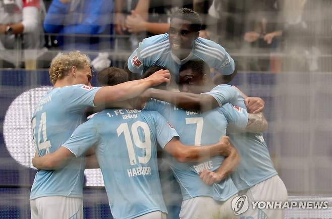 골 세리머니 하는 우니온 베를린 선수들. [EPA=연합뉴스]