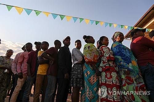 2024년 7월 르완다 키갈리의 한 투표소에서 줄 선 시민들 [EPA 연합뉴스 자료사진. 재판매 및 DB 금지]