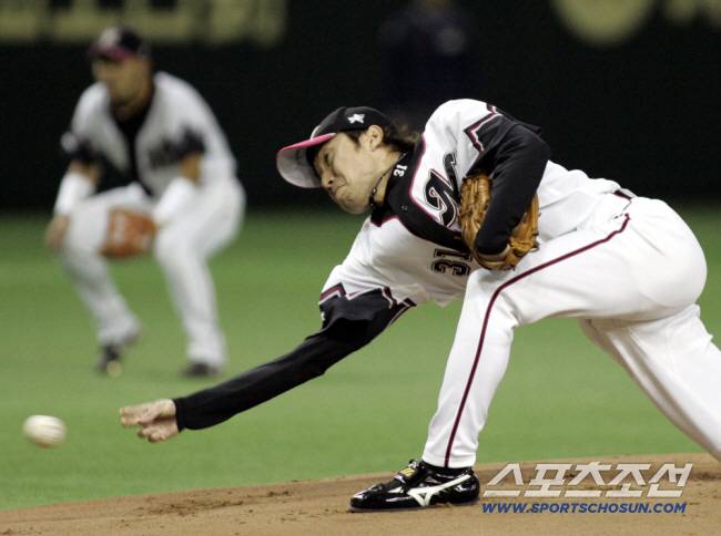 '미스터 서브머린'으로 불렸던 와타나베의 투구 모습. 지바 롯데 차기 감독 후보로 거론된다. 스포츠조선 DB