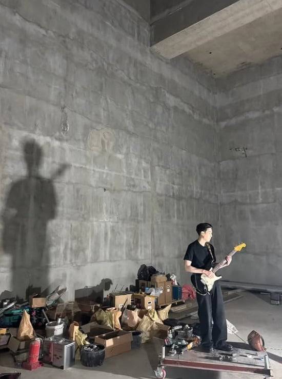 BTS 슈가가 소셜미디어에 올린 사진. /인스타그램