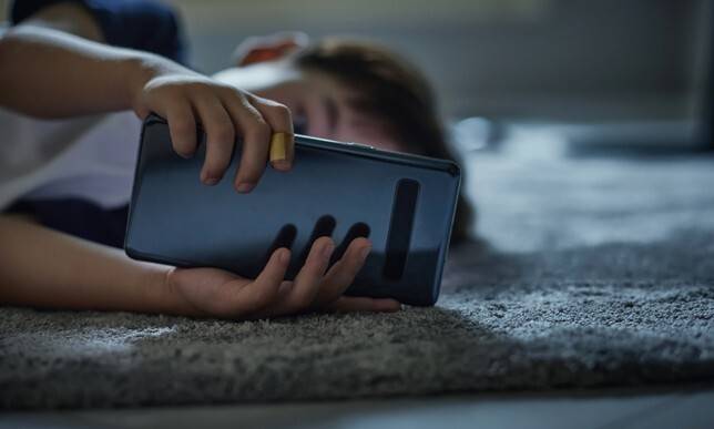 스마트폰 유아 도파민 인류 중독 게티이미지뱅크