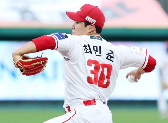 24일 인천 한화 이글스전 선발 투수로 내정된 최민준. SSG 제공