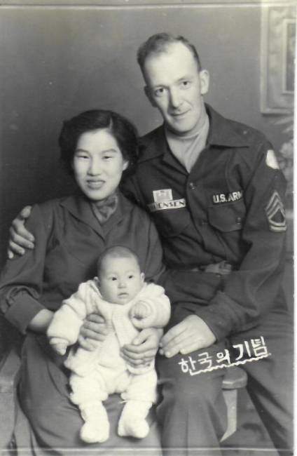 ▲ 이월선 씨와 얼 루이스 소런슨 씨, 그리고 둘 사이에서 태어난 첫째인 루이스 씨. 현재는 셋 모두 별세해 가족 중 낸시 씨 혼자 생존해 있다. 낸시 고넨 씨 제공