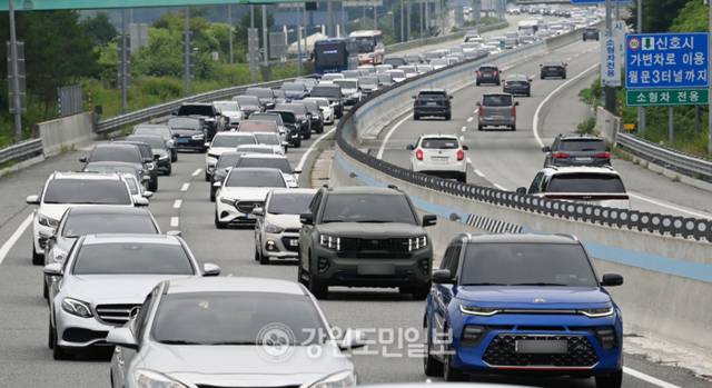 ▲ 서울양양고속도로 춘천분기점 부근 양양 방향 하행선 [강원도민일보 자료사진]
