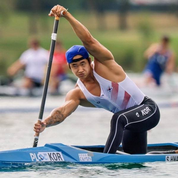 Canoe Hwang Sun -hong. Canoe feder