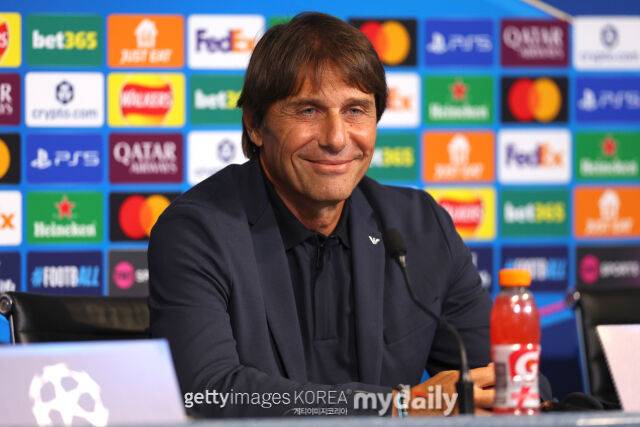 미소 짓는 콘테 감독. /게티이미지코리아