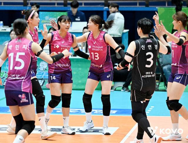 흥국생명 선수단./KOVO