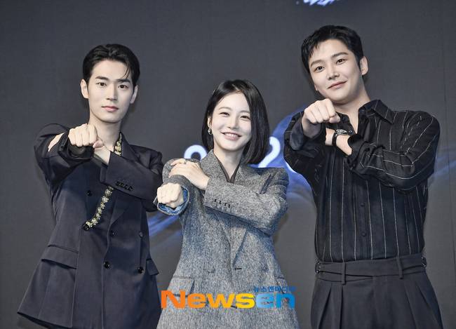 왼쪽부터 박서함, 신예은, 로운