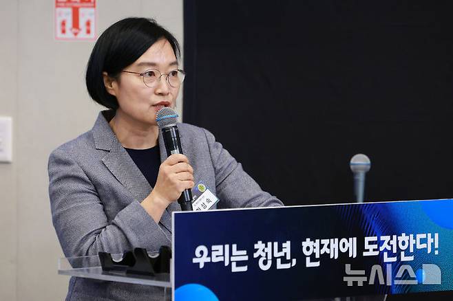 [성남=뉴시스] 고범준 기자 = 한성숙 중소벤처기업부 장관이 지난 17일 경기도 성남시 스타트업 스퀘어에서 열린 청년 스타트업 상상콘서트에서 발언하고 있다. 2025.09.23. bjko@newsis.com