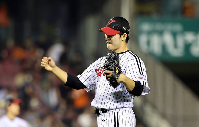 LG 김영우는 프로 첫 시즌부터 위력적인 투구를 이어가며 순수 신인 중에서 가장 뛰어난 기량을 보여주고 있다.｜뉴시스