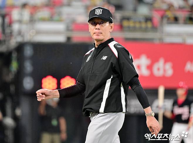 이강철 감독이 이끄는 KT 위즈가 23일 수원 KT위즈파크에서 열리는 2025 신한 SOL Bank KBO리그&nbsp;키움 히어로즈와의 팀 간 16차전에서 3연승에 도전한다. 사진 엑스포츠뉴스 DB