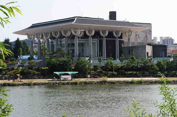 경남문화예술회관 전경. /경남도민일보DB