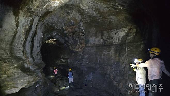 한라산 백록담 화산 분출에 의해 형성된 '구린굴'이 일반에 처음으로 공개된다. 사진은 구린굴 내부 모습. (사진=제주특별자치도 세계유산본부)